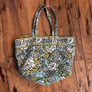 Vera Bradley tote